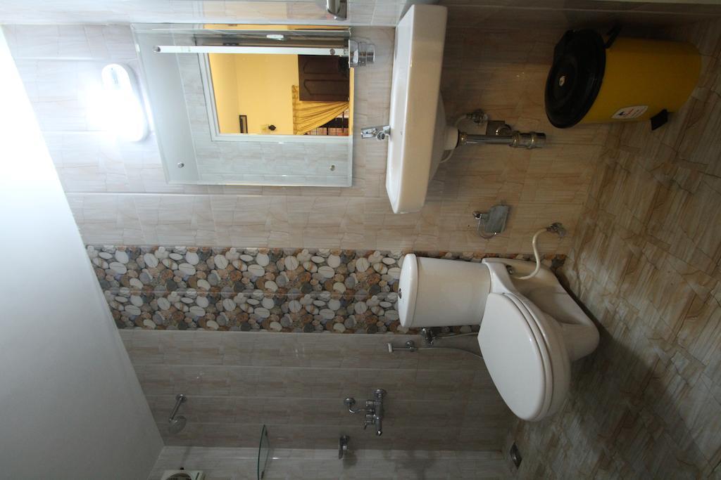Aaron'S Homestay Kochi Eksteriør billede