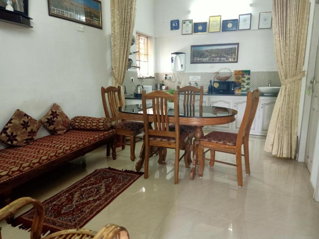 Aaron'S Homestay Kochi Eksteriør billede