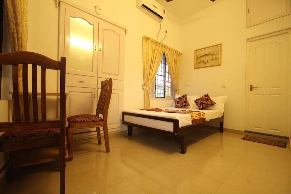 Aaron'S Homestay Kochi Eksteriør billede