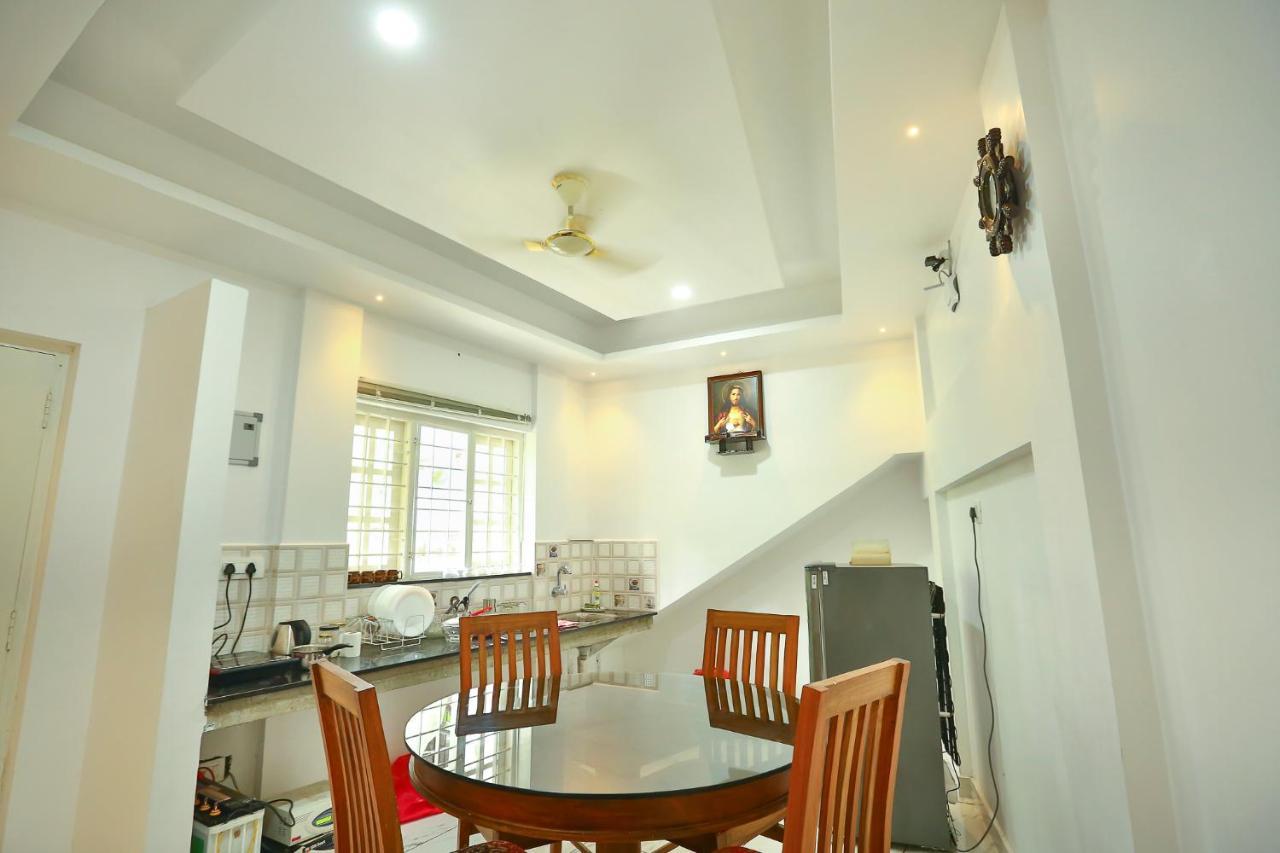 Aaron'S Homestay Kochi Eksteriør billede